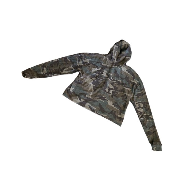 {Local Lab} Camo and Roses Crop Top Lined Hoodie - Picture 6 of 7